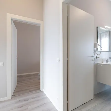 Trilocale Ospedale Civile 7 _ F&l דירה ברשה